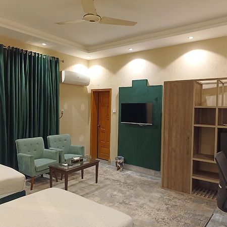 Vip Express Hotell Peshawar Exteriör bild
