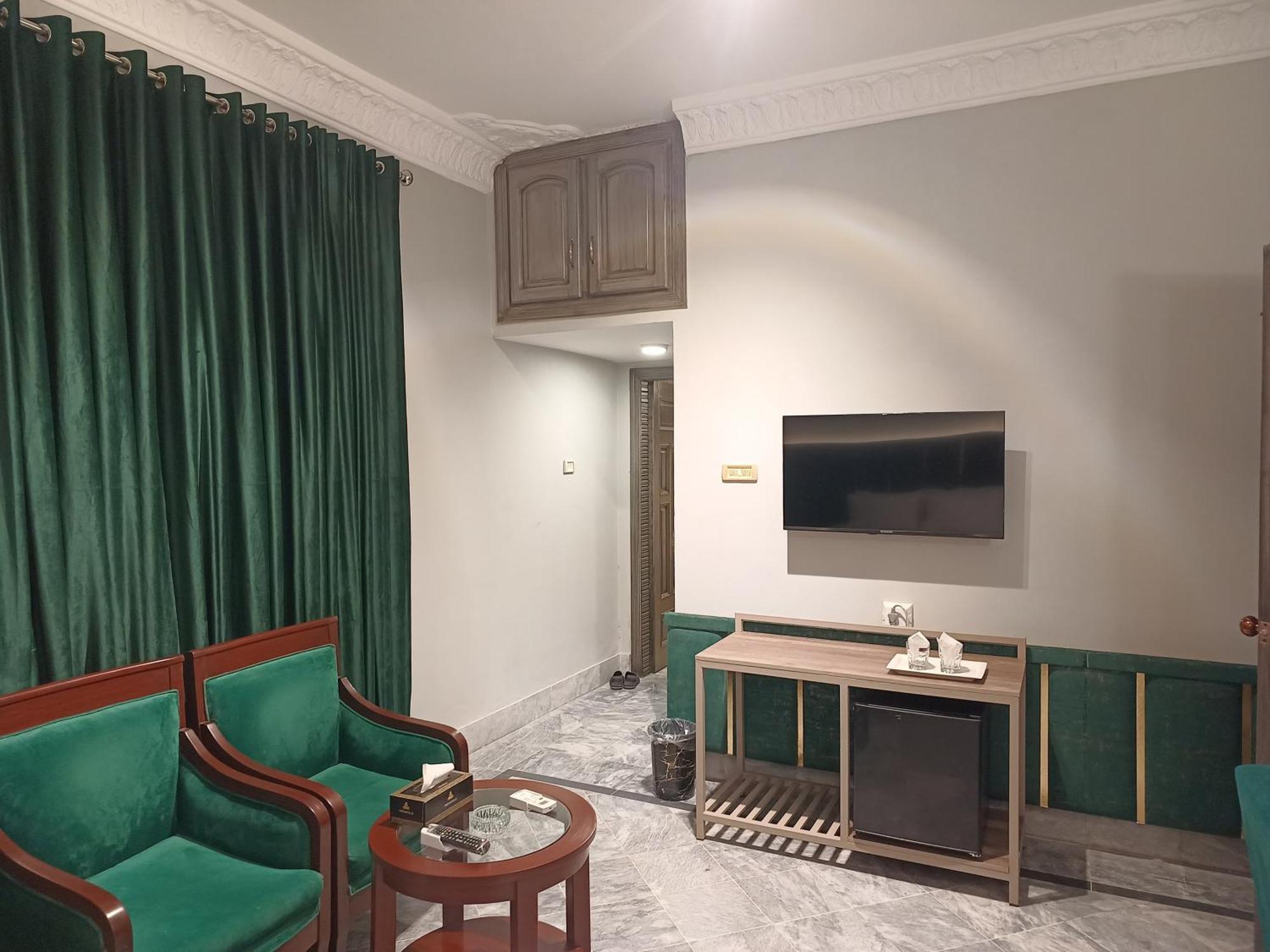 Vip Express Hotell Peshawar Exteriör bild